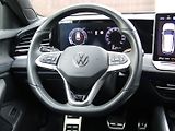 Volkswagen Passat Variant (2024) 2.0 TDI 110kW DSG R-Line - náhled 16