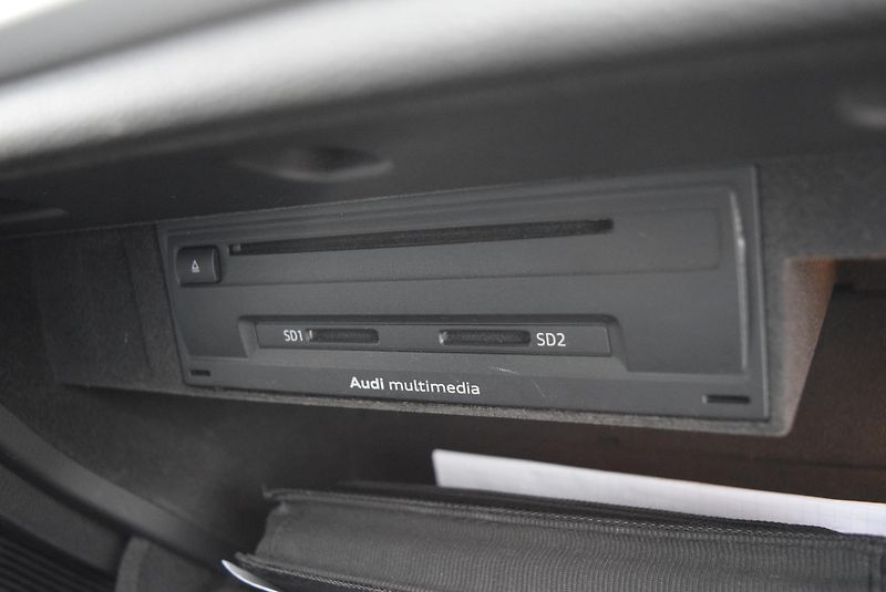 Audi A3 (2014) 1.2TSI 77kw AMBIENTE NAVI VÝHŘ - fotka 35 z 45