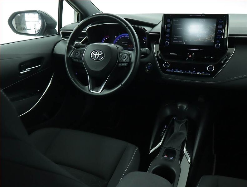 Toyota Corolla (2022) 1.8 Hybrid - fotka 7 z 16