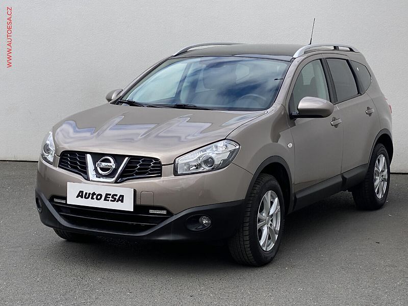 Nissan Qashqai (2011) 1.6i 7míst, Panor, +ALU - fotka 3 z 16