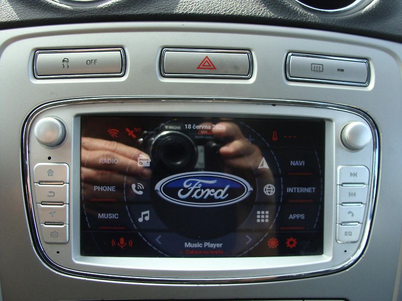 Ford Mondeo 2.0 TDCi, 103 kW, klimatizace - fotka 20 z 31