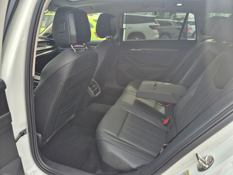 Škoda Superb Combi 2,0 TDI DSG 4x4 142 kW L - fotka 10 z 41