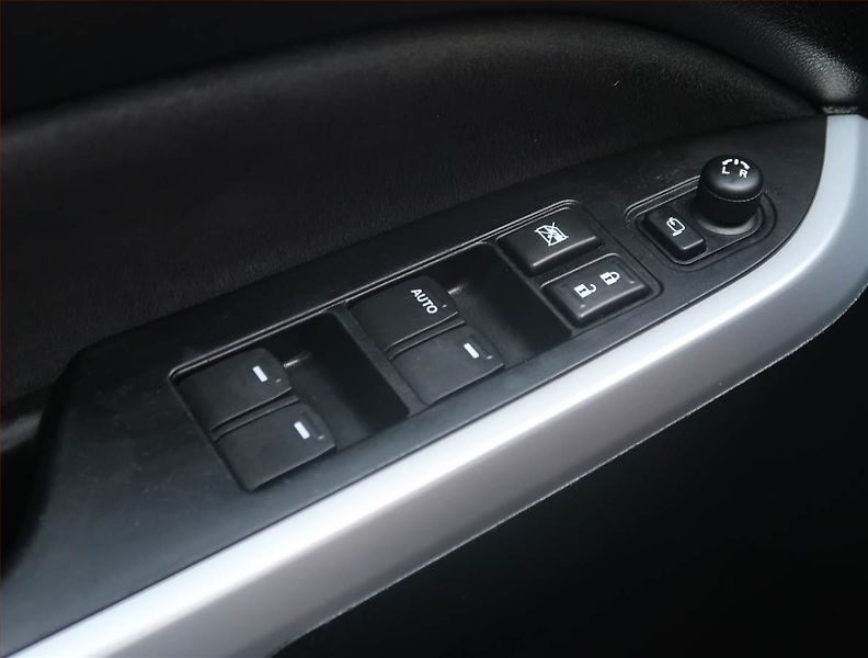 Suzuki Vitara (2016) 1.4 BoosterJet, 4X4, Automat - fotka 21 z 25