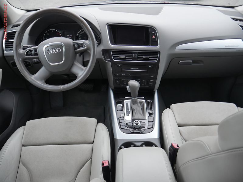 Audi Q5 (2011) 2.0TDi Quattro, 1.maj, AT - fotka 8 z 22