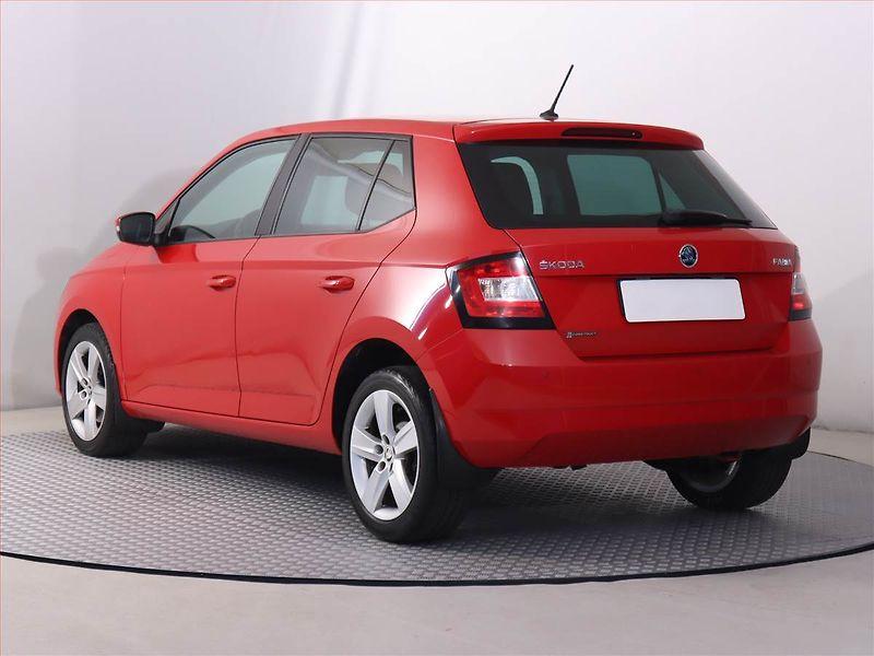 Škoda Fabia (2015) Style 1.2 TSI, Serv.kniha - fotka 4 z 19