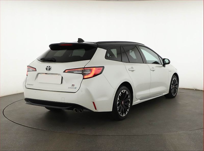 Toyota Corolla (2021) GR Sport 2.0 Hybrid - fotka 5 z 19