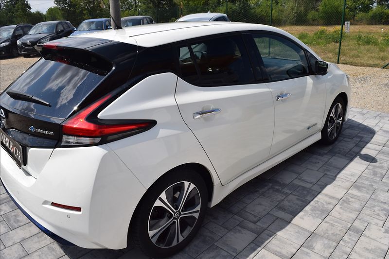Nissan Leaf 42KW TEKNA TOP VÝBAVA - fotka 4 z 26
