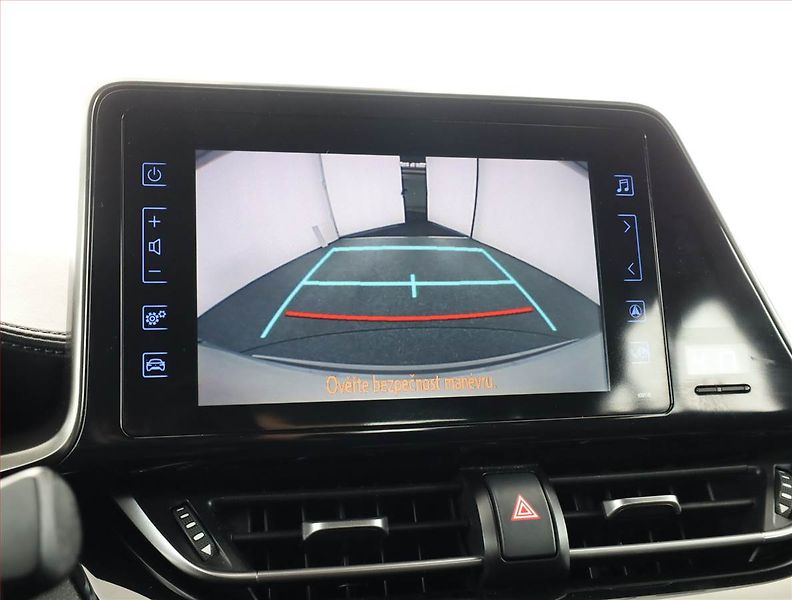 Toyota C-HR (2017) 1.8 Hybrid, Automat - fotka 15 z 18