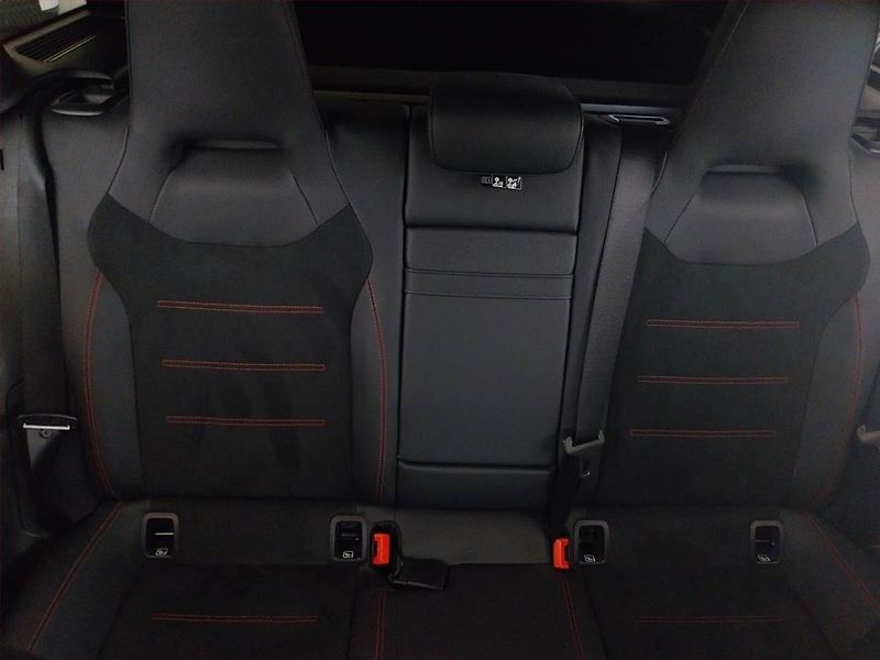 Mercedes-Benz CLA (2024) 180 - fotka 10 z 17