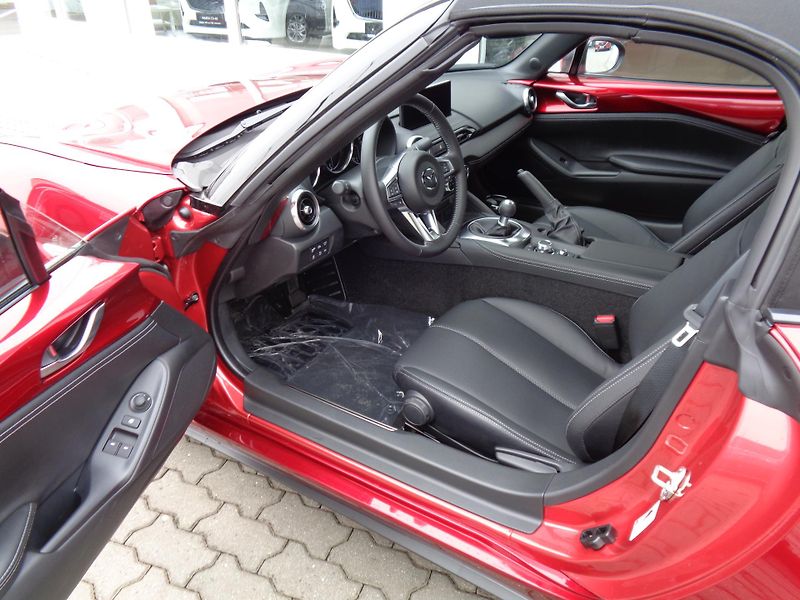 Mazda MX-5 (2026) 1,5i Exclusive-line,pl.střecha - fotka 7 z 30