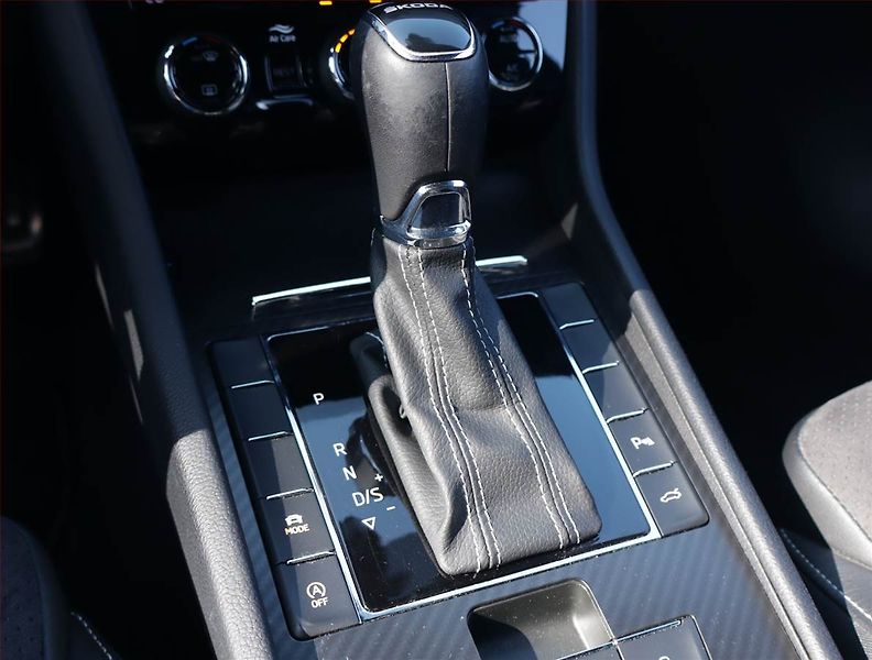 Škoda Superb (2023) Sportline 1.5 TSI - fotka 13 z 28