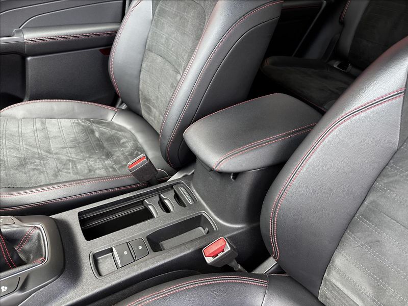 Ford Kuga 1,5 EcoBoost 110kW ST-Line - fotka 20 z 34