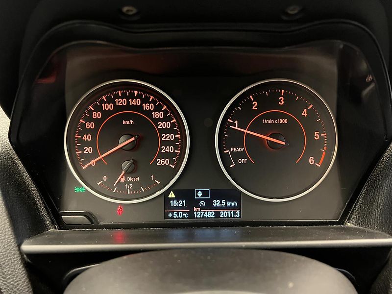 BMW Řada 1 114D SPORT 1.6D 70kW - fotka 11 z 15