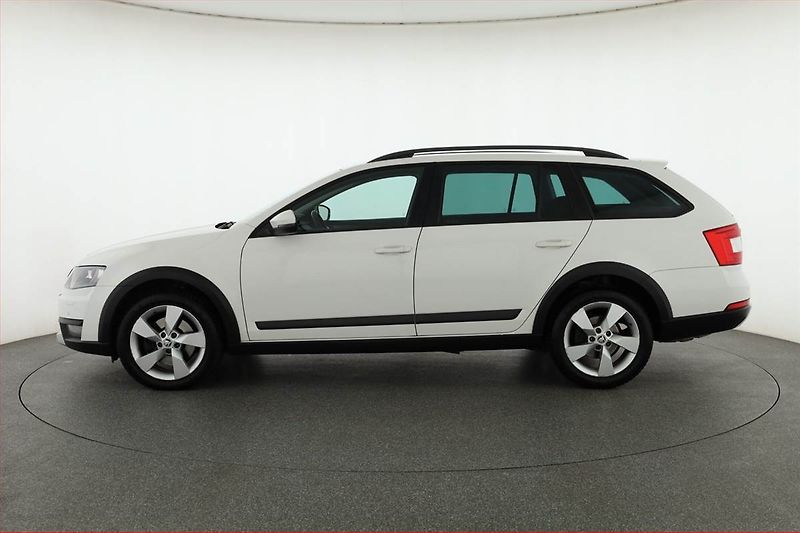 Škoda Octavia (2015) Scout 2.0 TDI, 4X4, Automat - fotka 3 z 19