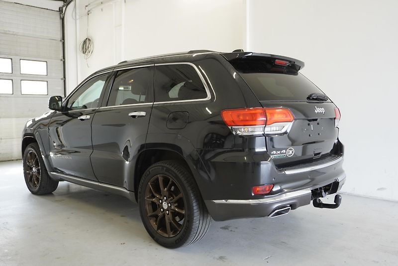 Jeep Grand Cherokee 3,0 CRD 4X4 - fotka 7 z 31