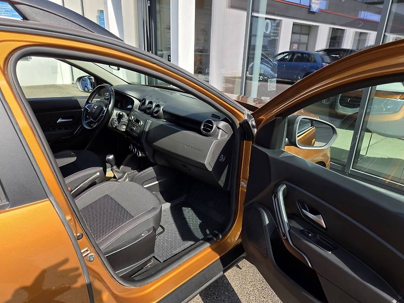 Dacia Duster (2021) 1.5 DCI 4x4 - fotka 30 z 33