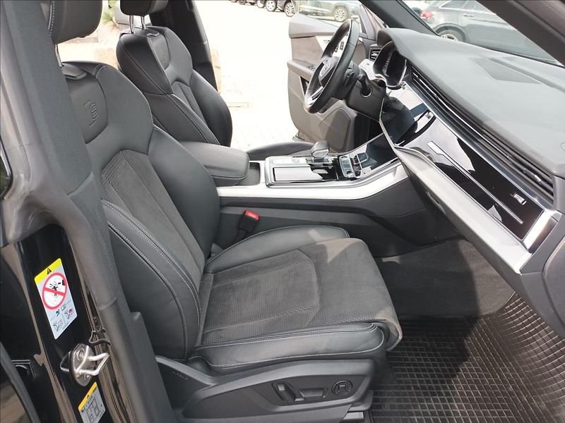 Audi Q8 3,0 TDI,210KW,S-line,1MAJ,LED, - fotka 23 z 37