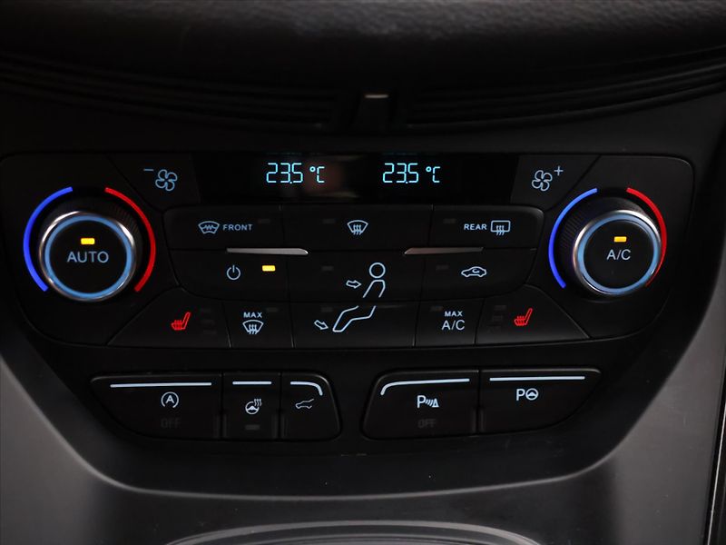 Ford Kuga 2.0 TDCi 132kW AWD ST-Line - fotka 21 z 29