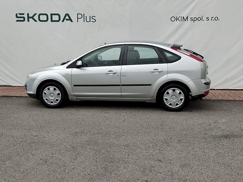 Ford Focus (2006) 1,6 i 74 Kw Automat - fotka 3 z 31