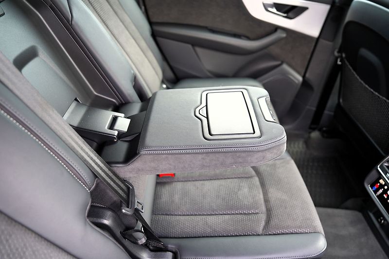 Audi Q7 50 TDI/Q/360/22/Sline/DPH - fotka 31 z 48
