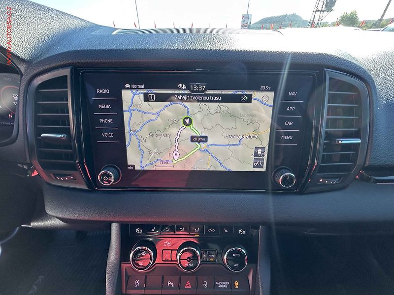 Škoda Karoq (2021) 1.5 TSI - fotka 16 z 19