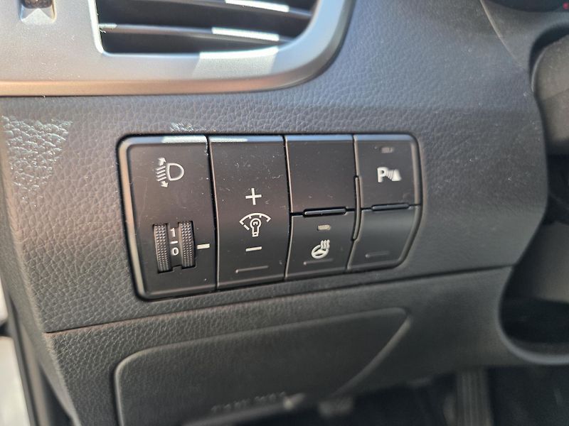 Hyundai i30 (2014) 1.6-NÍZKÉ KM-nová STK-CEBIA - fotka 14 z 16