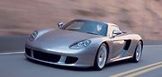 Porsche Carrera GT. Zrychlení 0-100 za 3,9 sekundy.