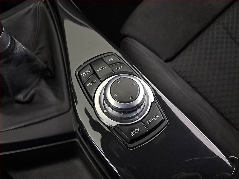 BMW Řada 1 (2015) 116d, Navi, Xenony - fotka 16 z 18