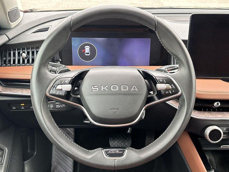 Škoda Superb (2025) Combi 1.5 TSI iV DSG L&K - fotka 19 z 33
