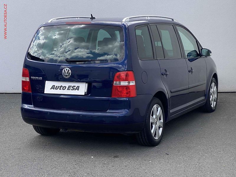 Volkswagen Touran (2004) 2.0TDi, AC, xenon - fotka 4 z 15