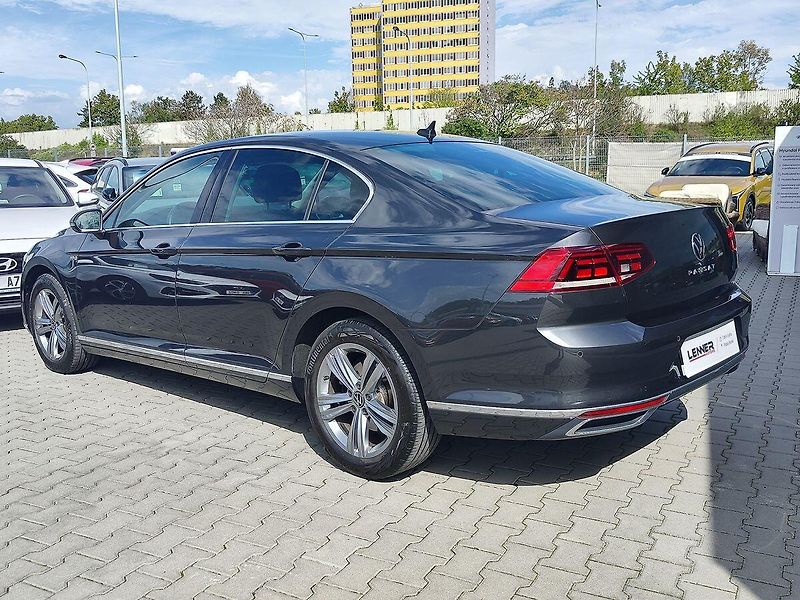 Volkswagen Passat 2.0 TDI/110kW Elegance DSG - fotka 7 z 37