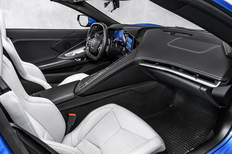 Chevrolet Corvette (2022) C8 Stingray - fotka 15 z 24
