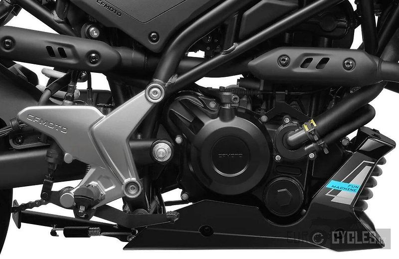 CFMOTO (2026) 125 NK - fotka 9 z 17