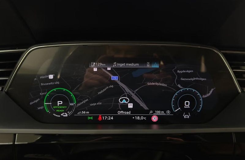Audi Q8 e-tron 50 Q SoH 95% 360Kam Vzduch LED - fotka 12 z 26