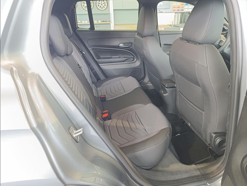 Jeep Avenger (2026) 1,2 Turbo e-Hybrid 110k  Altit - fotka 11 z 15
