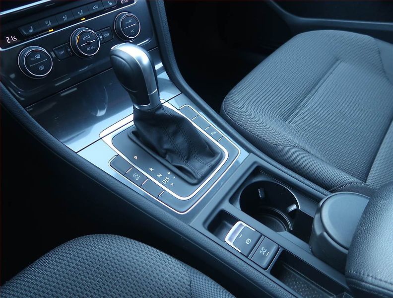 Volkswagen Golf (2018) 1.6 TDI, Automat, Tempomat - fotka 13 z 18