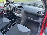 Citroën C1 1,0 VVTi 57 tkm /pneu/ servo - náhled 26