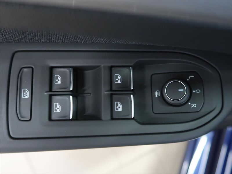 Volkswagen Golf 1,5 TSI Life 1.majitel CZ - fotka 16 z 40