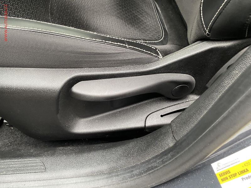 Renault Mégane (2017) 1.2 TCe, 1.maj,ČR, Intense - fotka 14 z 17