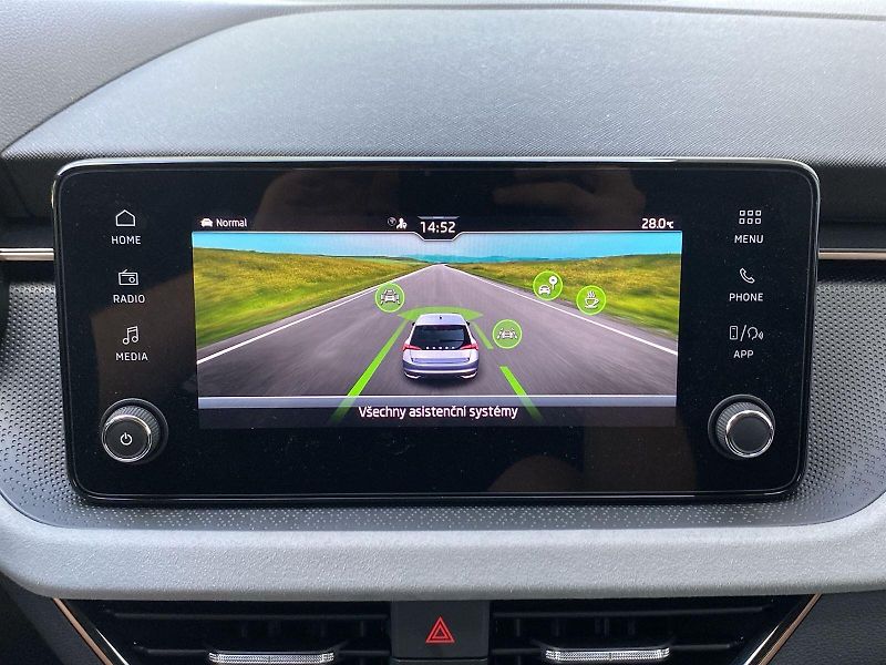 Škoda Scala (2025) 1.5 TSI Top Selection - fotka 15 z 33