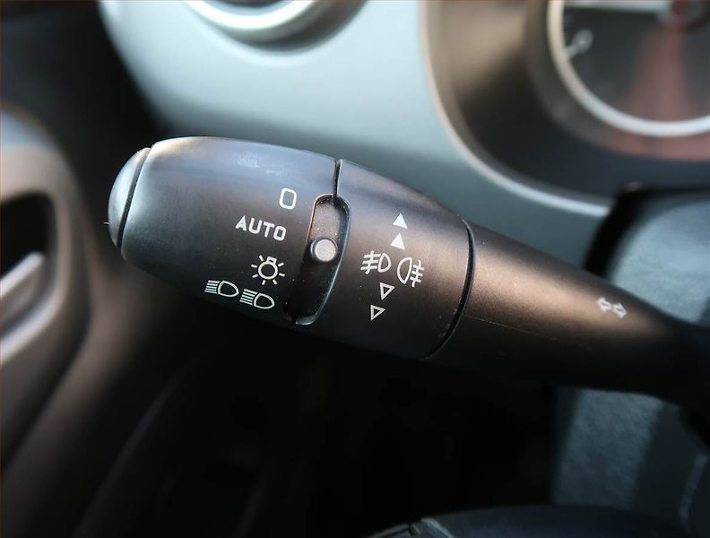Citroën Berlingo (2016) XTR 1.6 HDi, 5Míst, ČR - fotka 17 z 19