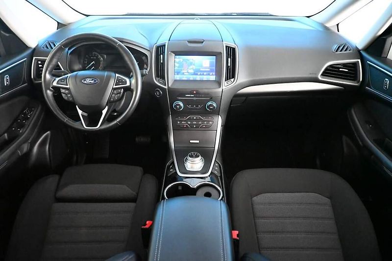 Ford Galaxy (2021) 2.0 7 Míst Kamera Business 8AT - fotka 14 z 31