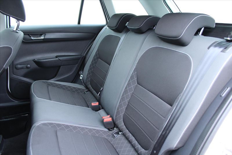 Škoda Fabia 1.0TSI 70kW AMBITION 1MAJ. ČR - fotka 10 z 21
