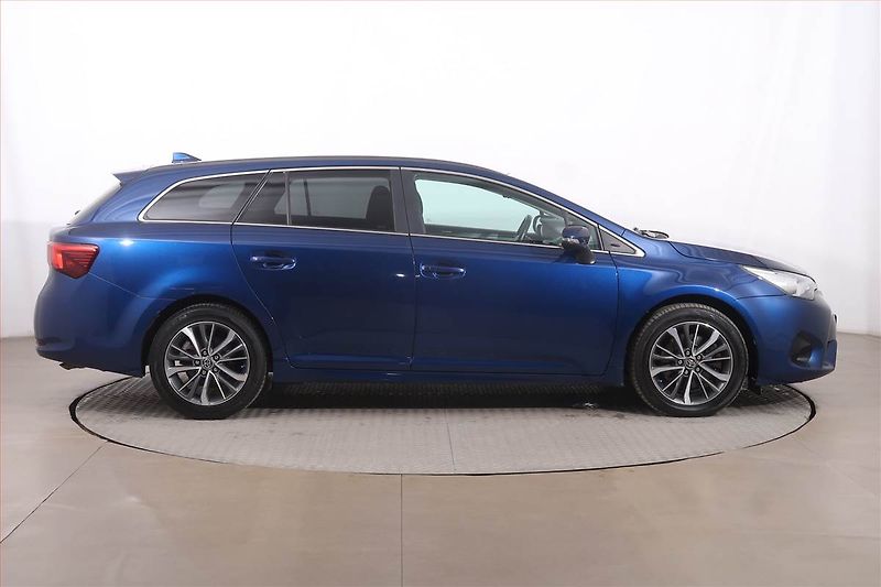 Toyota Avensis (2016) 2.0 D-4D, Serv.kniha, Navi - fotka 5 z 18
