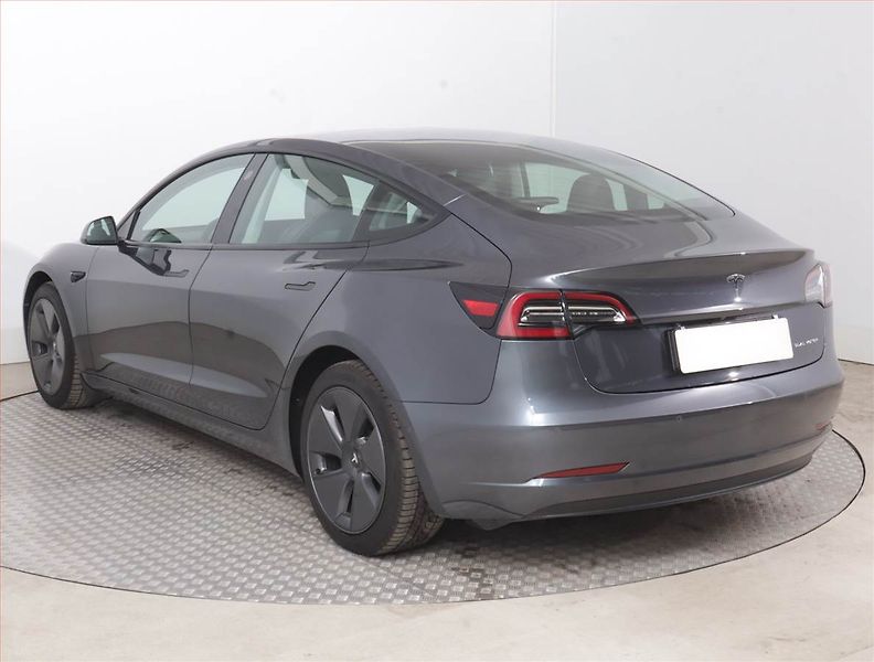 Tesla Model 3 (2021) Long Range 4WD 82kWh, SoH 80% - fotka 4 z 22