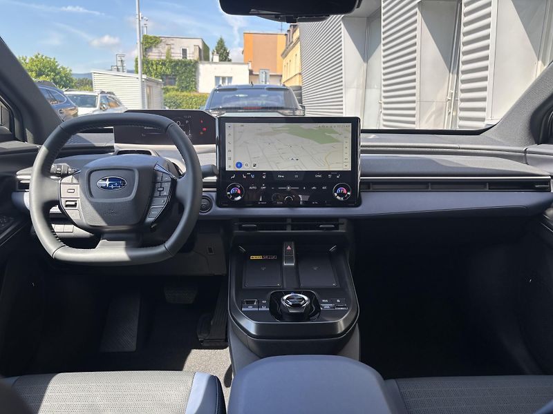 Subaru Solterra (2026) Touring 73 kWh AWD 252 kW - fotka 38 z 74