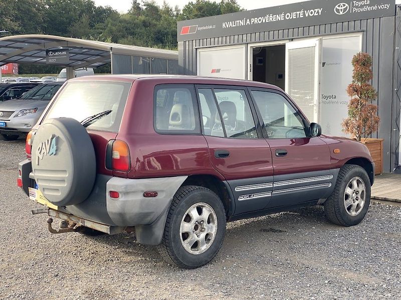 Toyota RAV4 2.0i, 4x4, tažné, STK - fotka 7 z 13
