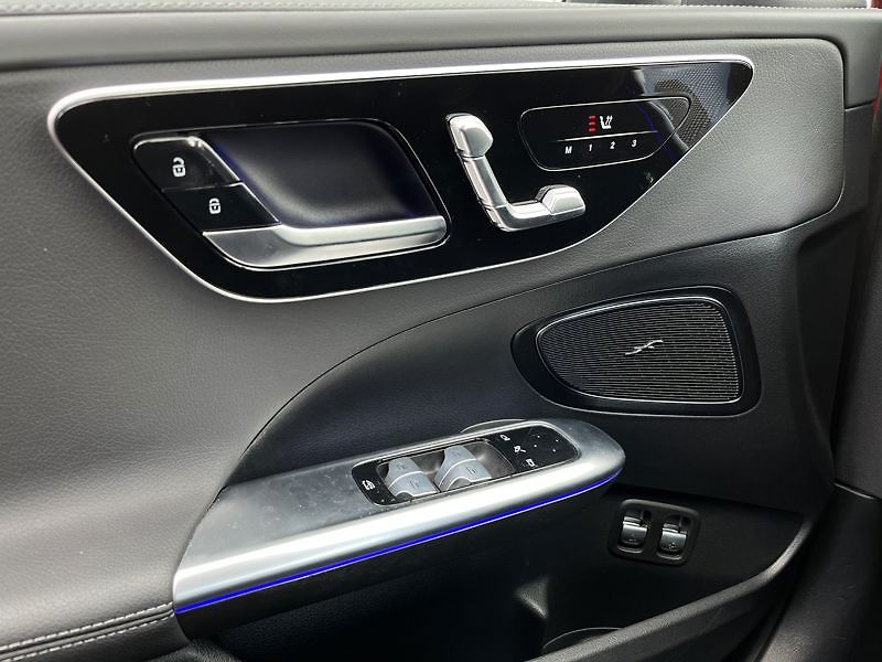 Mercedes-Benz Třídy C 300 e kombi AMG Line - fotka 13 z 21