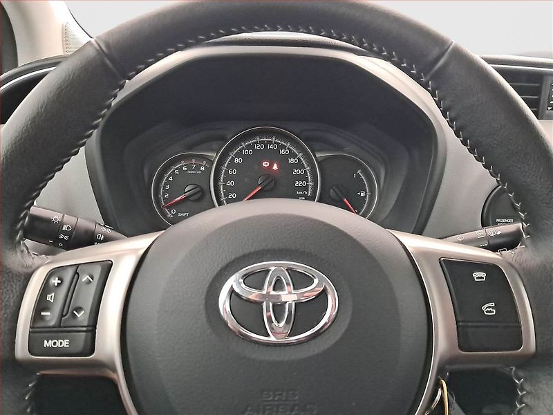 Toyota Yaris (2016) 1.0 VVT-i, ČR,1.maj - fotka 16 z 16