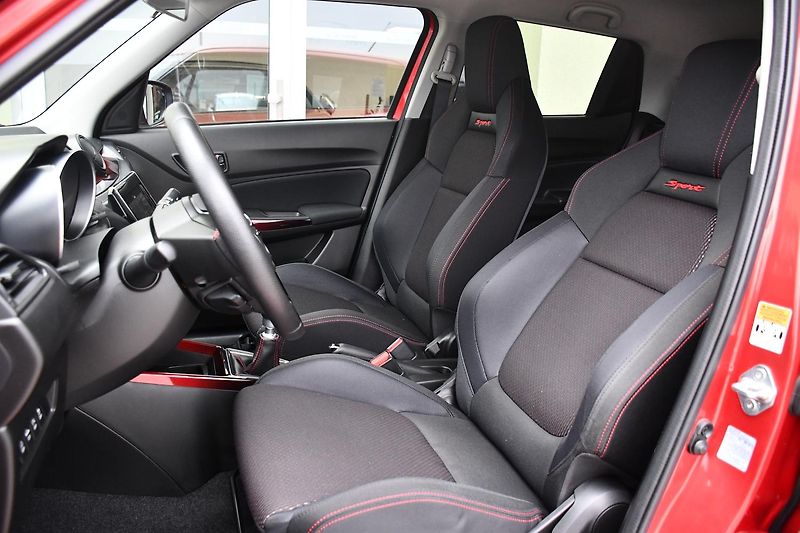 Suzuki Swift SPORT 1.4i BoosterJet 2xALU  - fotka 15 z 37